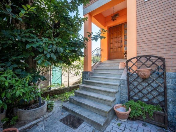 casa indipendente in vendita a Reggio nell'Emilia