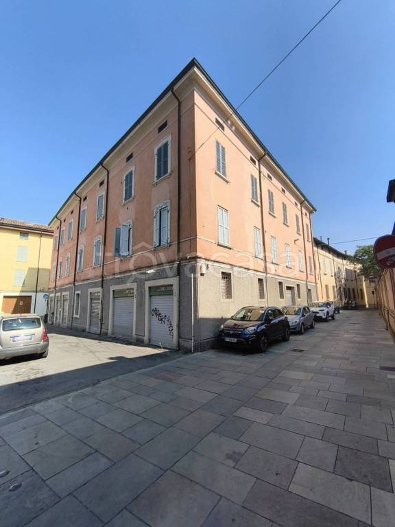 appartamento in vendita a Reggio nell'Emilia in zona Città Storica