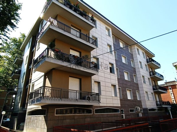 appartamento in vendita a Reggio nell'Emilia in zona Mirabello