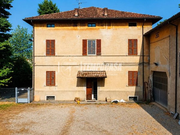 casa indipendente in vendita a Reggio nell'Emilia in zona Castellazzo