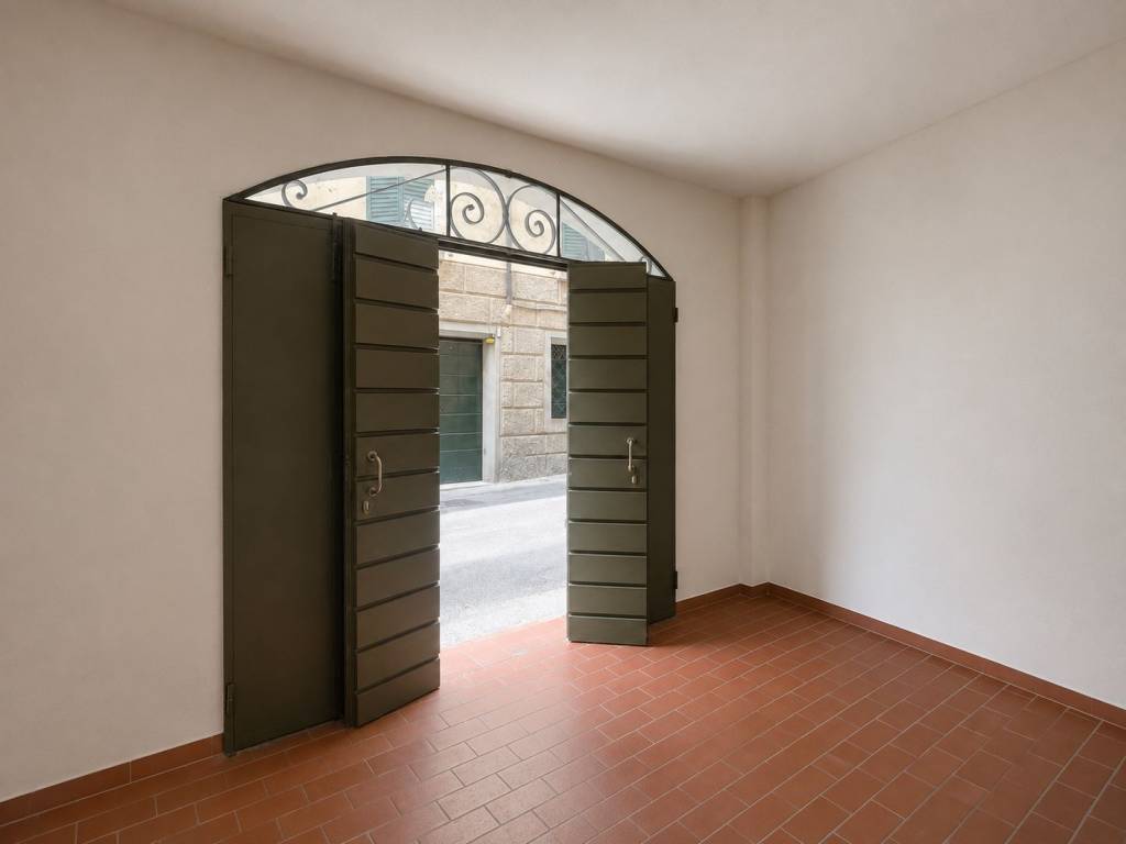 locale di sgombero in vendita a Reggio nell'Emilia in zona Città Storica
