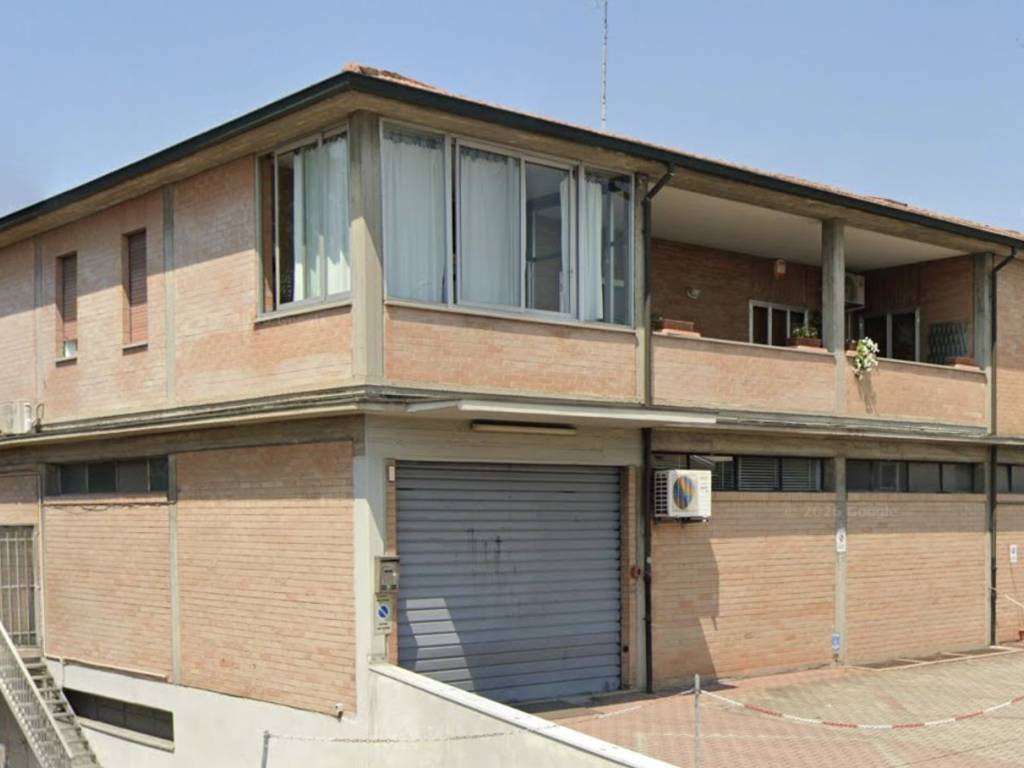 locale commerciale in vendita a Reggio nell'Emilia