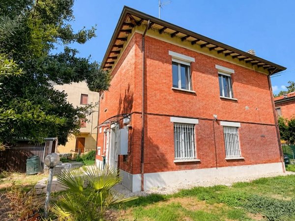 casa indipendente in vendita a Reggio nell'Emilia