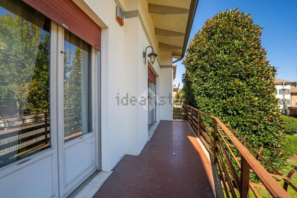 casa indipendente in vendita a Reggio nell'Emilia
