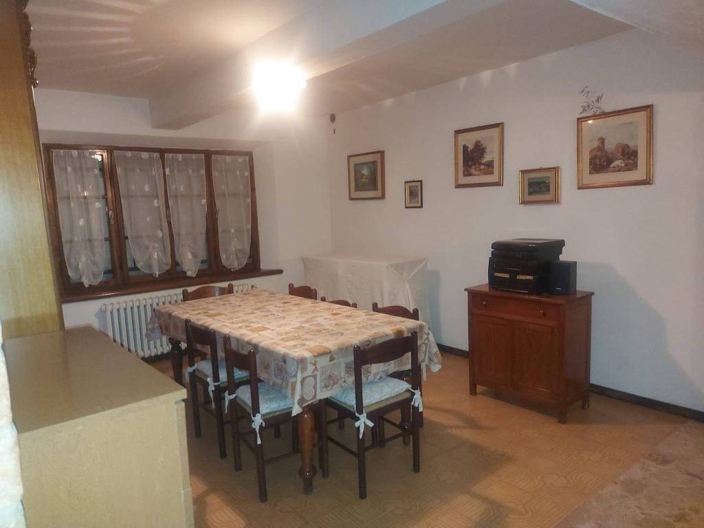 locale di sgombero in vendita a Reggio nell'Emilia