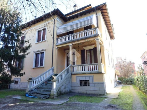 appartamento in vendita a Reggio nell'Emilia in zona Città Storica