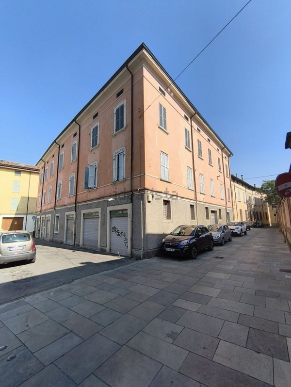 appartamento in vendita a Reggio nell'Emilia in zona Città Storica