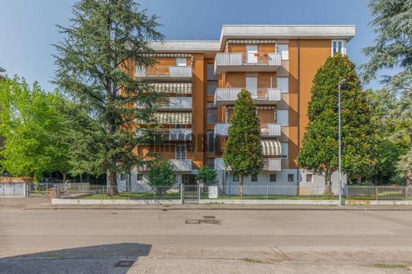 appartamento in vendita a Reggio nell'Emilia in zona Orologio