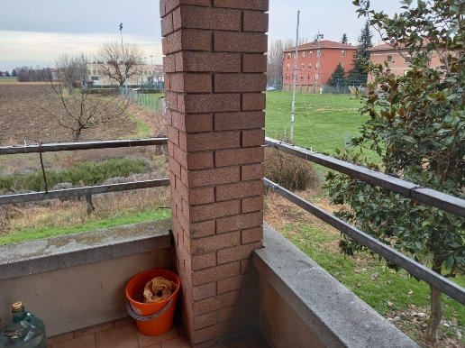 casa indipendente in vendita a Reggio nell'Emilia in zona Tribunale