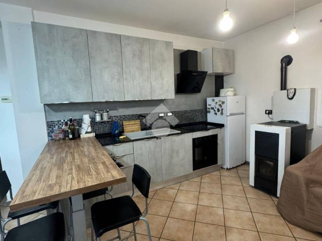 appartamento in vendita a Reggio nell'Emilia in zona Compagnoni / Migliolungo