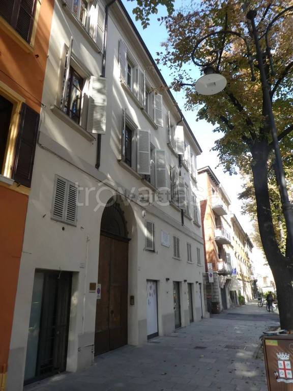 appartamento in vendita a Reggio nell'Emilia in zona Città Storica