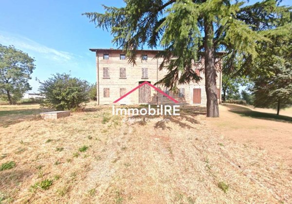casale in vendita a Reggio nell'Emilia