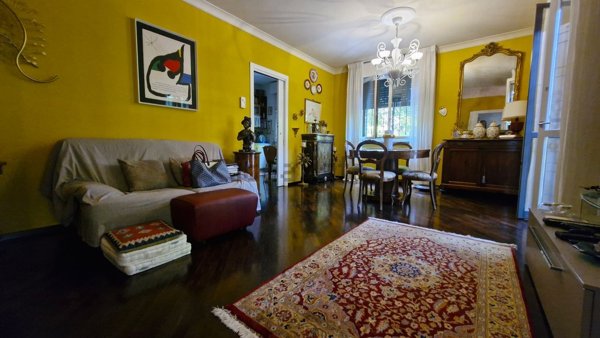 casa indipendente in vendita a Reggio nell'Emilia in zona Città Storica