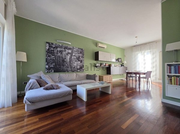 casa indipendente in vendita a Reggio nell'Emilia in zona Belvedere