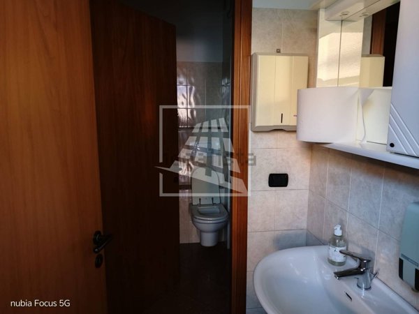 ufficio in vendita a Reggio nell'Emilia in zona Tondo