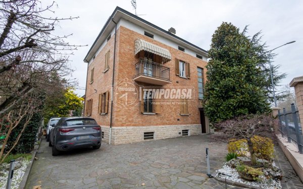 casa indipendente in vendita a Reggio nell'Emilia in zona Carrozzone