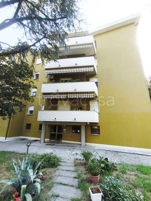 appartamento in vendita a Reggio nell'Emilia in zona Città Storica