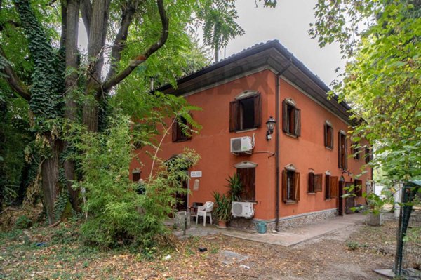 casa indipendente in vendita a Reggio nell'Emilia in zona Carrozzone