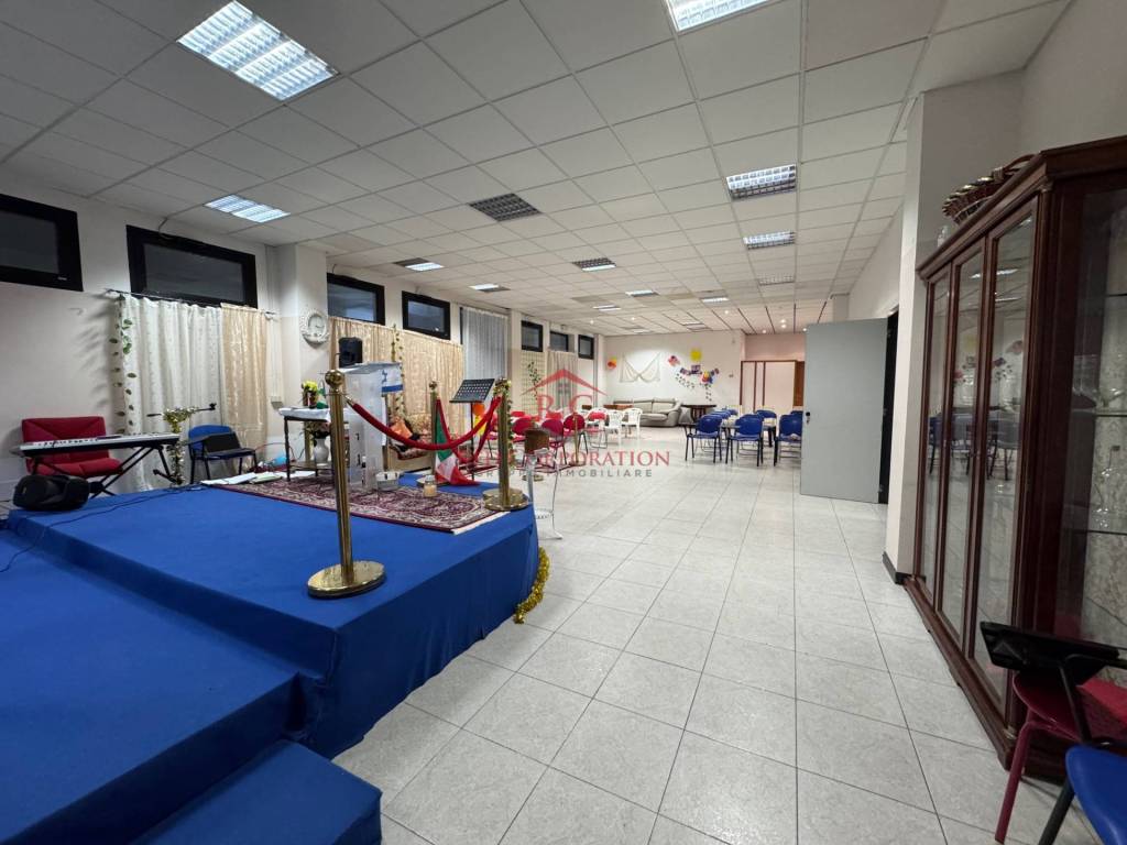 negozio in vendita a Reggio nell'Emilia in zona Pieve Modolena