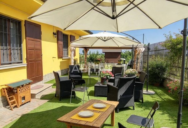 casa indipendente in vendita a Reggio nell'Emilia