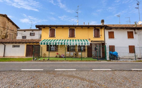 appartamento in vendita a Reggio nell'Emilia in zona Città Storica