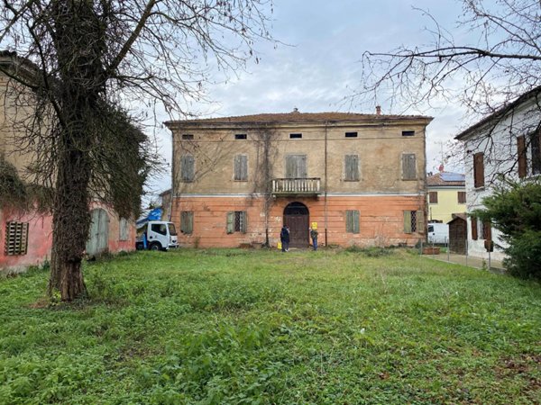 casa indipendente in vendita a Rio Saliceto in zona San Lodovico