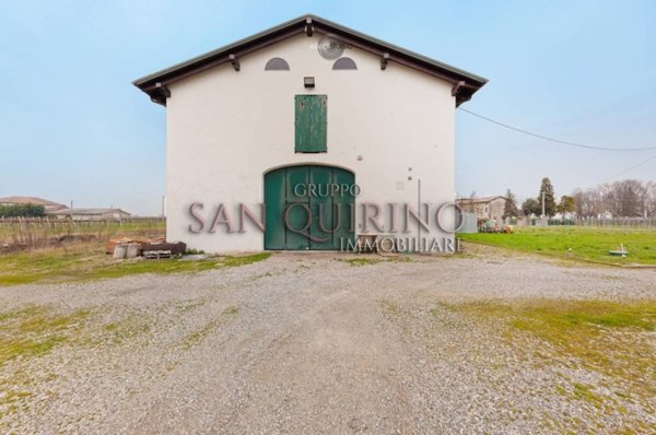 locale commerciale in vendita a Rio Saliceto