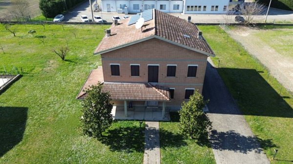 casa indipendente in vendita a Rio Saliceto in zona San Lodovico