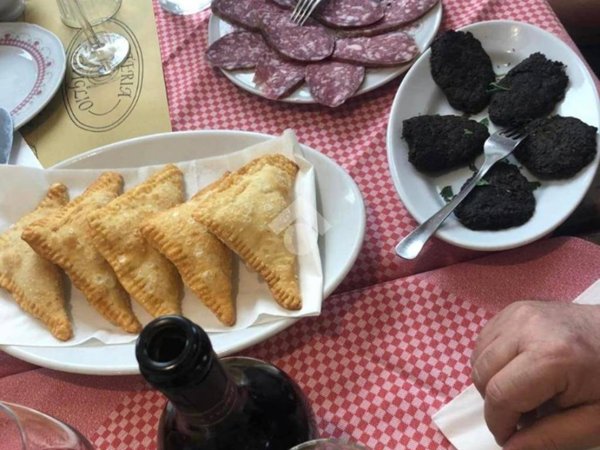 negozio in vendita a Rio Saliceto in zona Osteriola