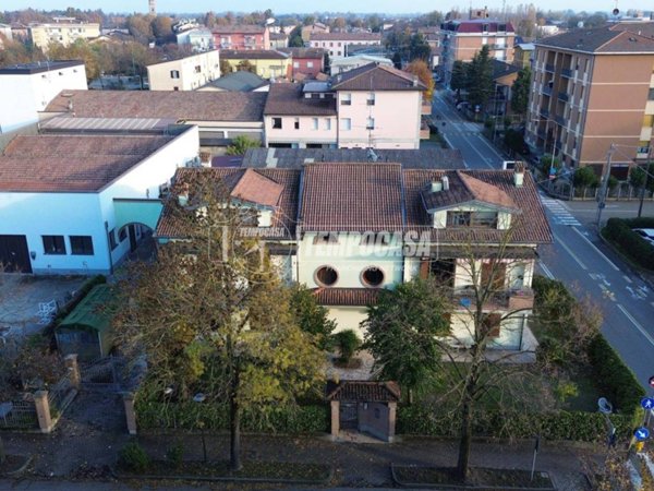 casa indipendente in vendita a Rio Saliceto in zona San Lodovico