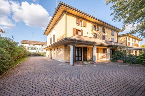 casa indipendente in vendita a Rio Saliceto in zona San Lodovico