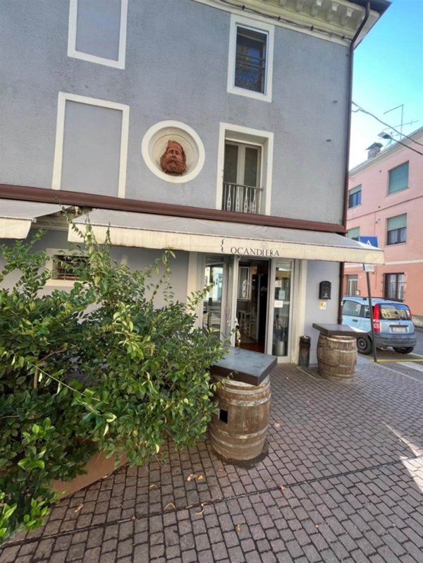 negozio in vendita a Rio Saliceto