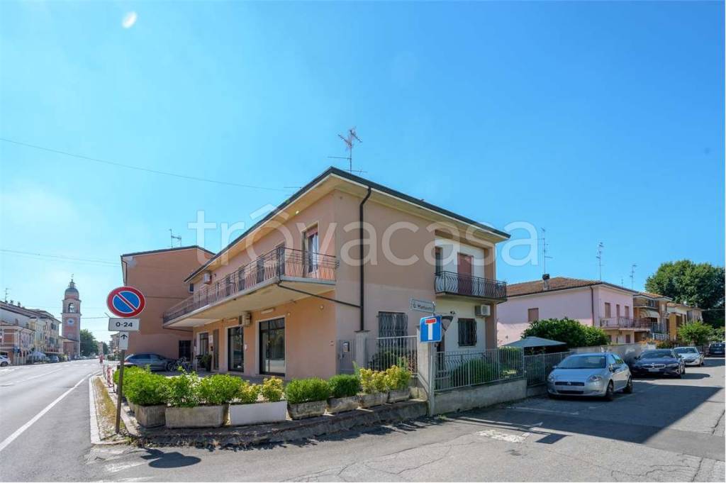 casa indipendente in vendita a Rolo