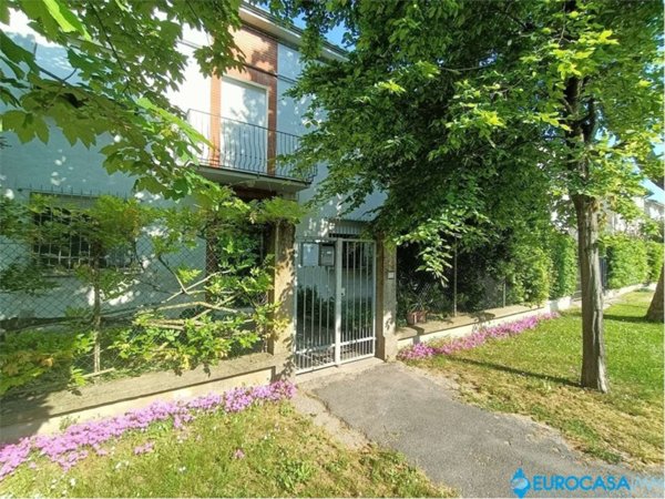casa indipendente in vendita a Rolo