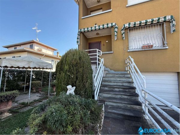 casa indipendente in vendita a Rolo