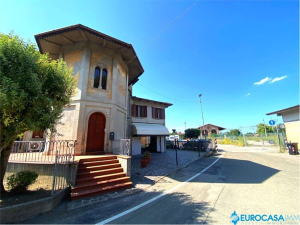 casa semindipendente in vendita a Rolo