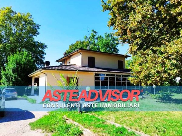 casa indipendente in vendita a Rolo