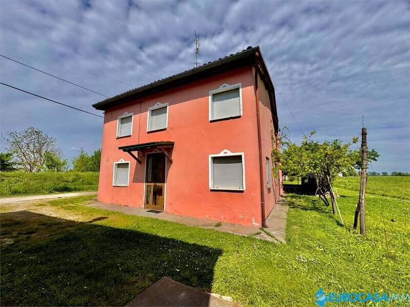 casa indipendente in vendita a Rolo
