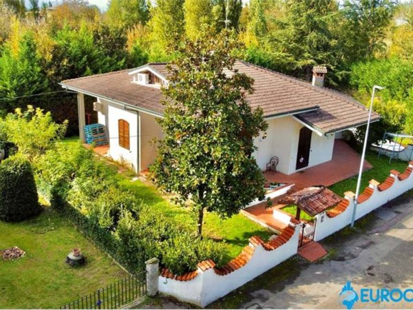 casa indipendente in vendita a Rolo