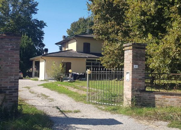 casa indipendente in vendita a Rolo
