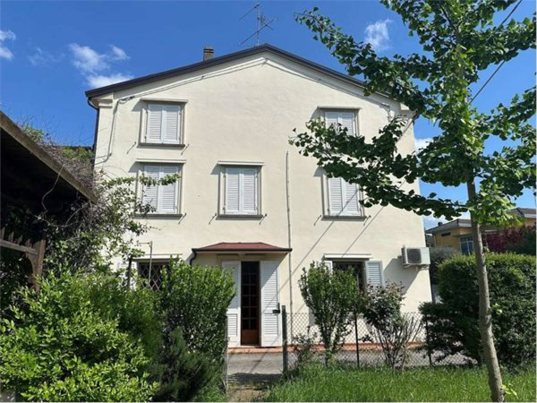 casa indipendente in vendita a Rolo