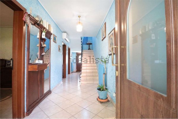 casa indipendente in vendita a Rolo
