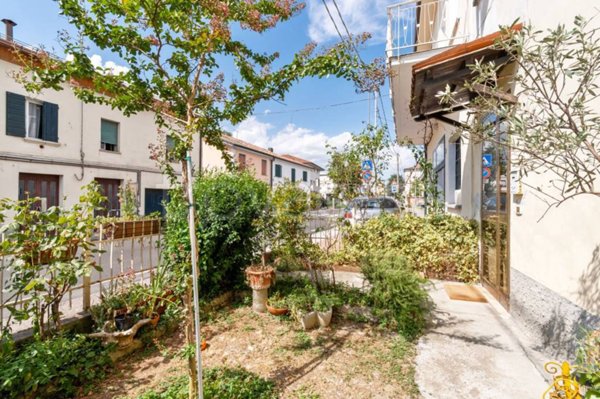 casa indipendente in vendita a Rolo