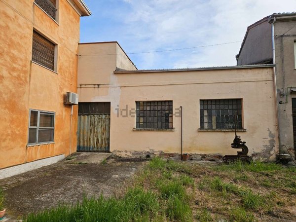 casa indipendente in vendita a Rolo