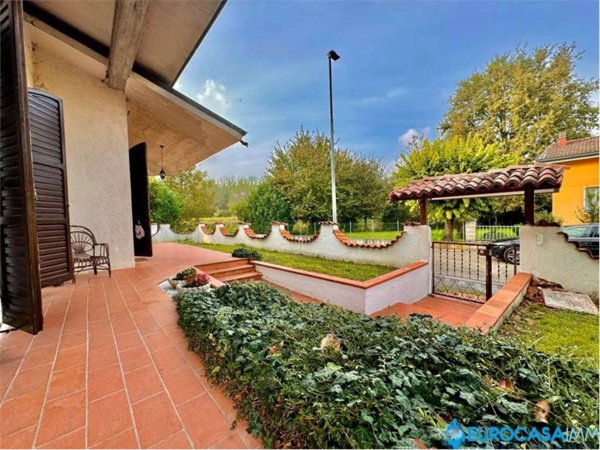 casa indipendente in vendita a Rolo