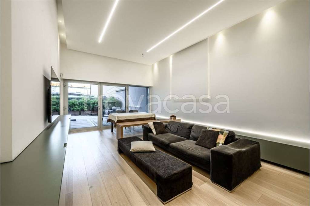 casa indipendente in vendita a Rolo