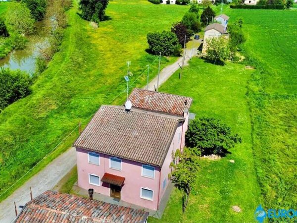 casa indipendente in vendita a Rolo