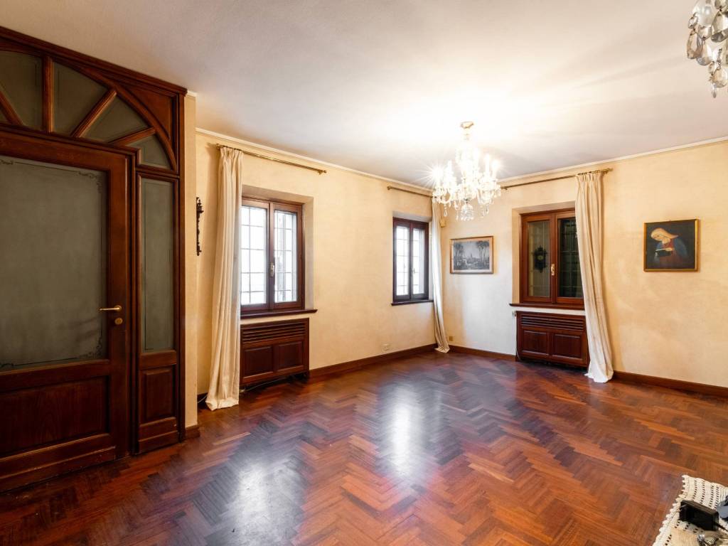 casa indipendente in vendita a Rolo