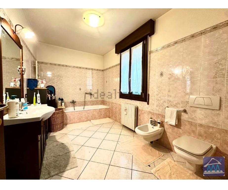 casa indipendente in vendita a Rolo