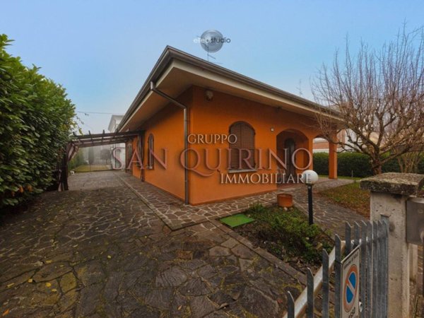 casa indipendente in vendita a Rolo